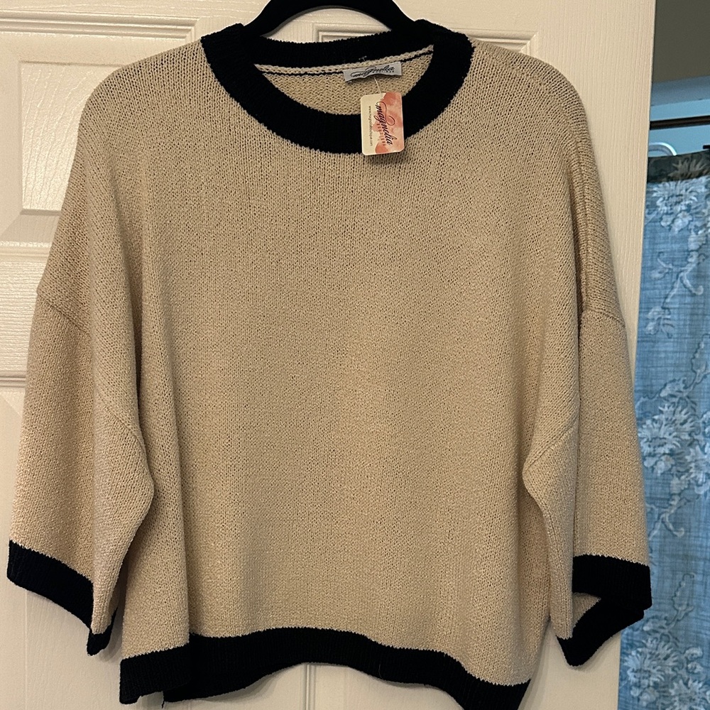 Magnolia BoutiqueChic Beige Sweater with Black Accents